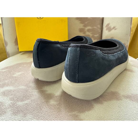 Strive Women’s Hampton Navy 7.5 M with Box - Picture 5 of 7